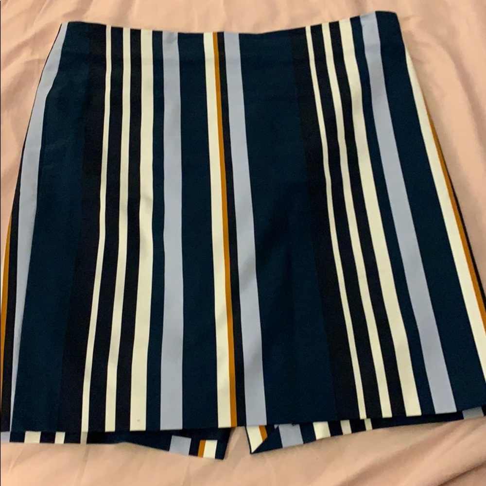 Ann Taylor pencil skirt. Size 16